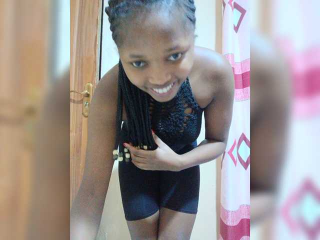 kishacali live cam on BongaCams