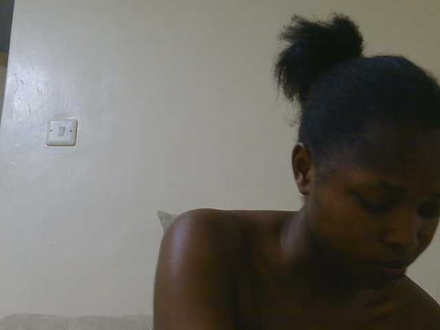 -arianapark- live cam on BongaCams