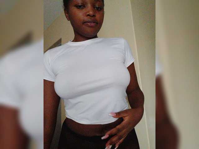 kishacali live cam on BongaCams