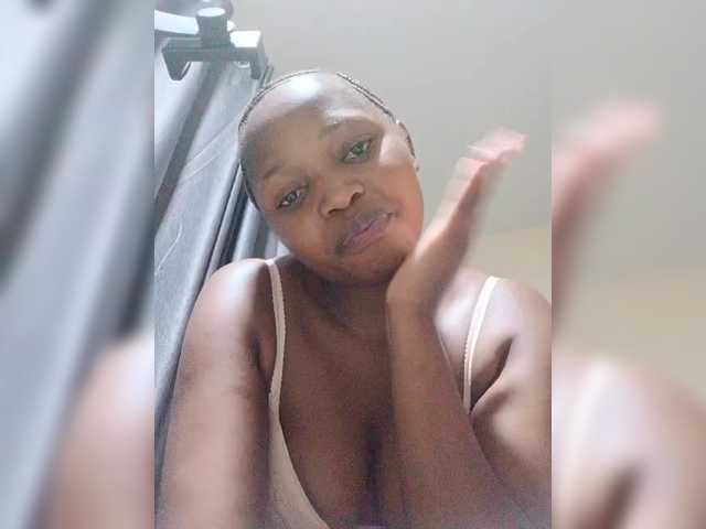 kishacali live cam on BongaCams