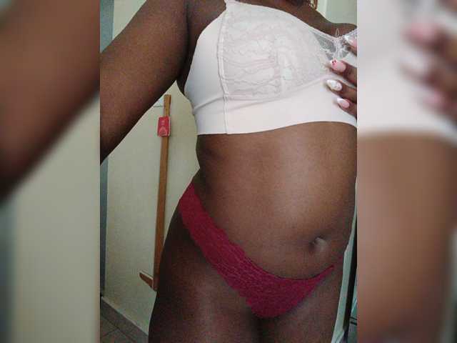 kishacali live cam on BongaCams