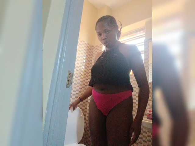kishacali live cam on BongaCams