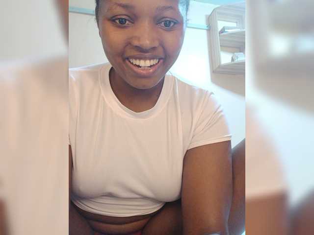 kishacali live cam on BongaCams