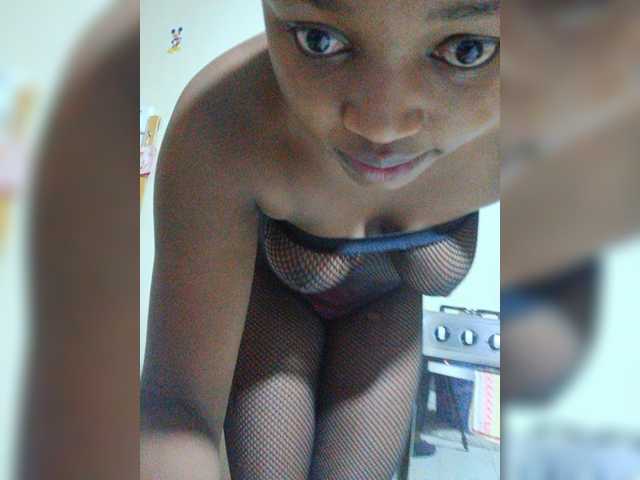kishacali live cam on BongaCams