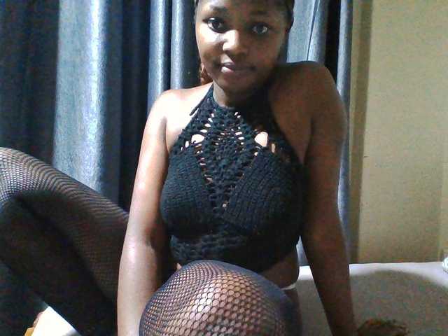 kishacali live cam on BongaCams