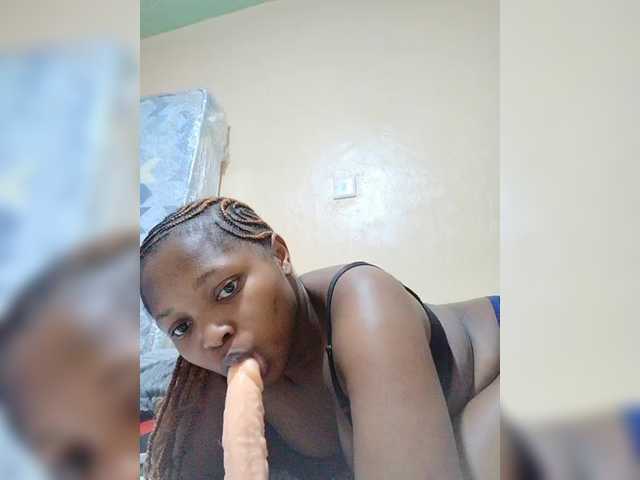 kishacali live cam on BongaCams