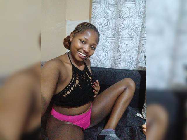kishacali live cam on BongaCams