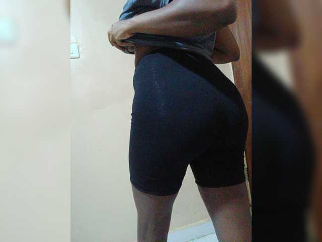 kishacali live cam on BongaCams