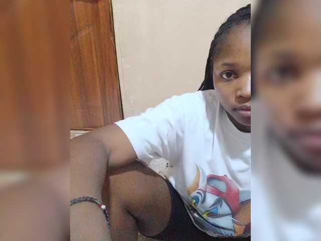kishacali live cam on BongaCams