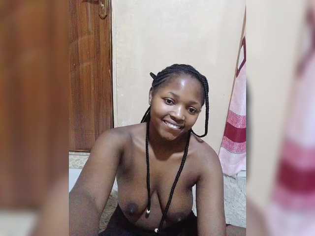 kishacali live cam on BongaCams