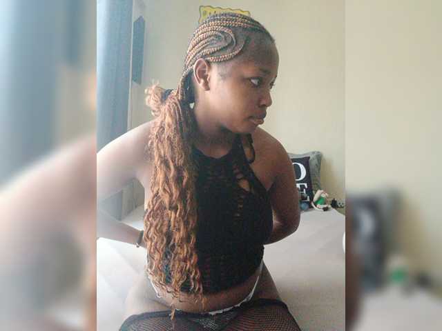 kishacali live cam on BongaCams