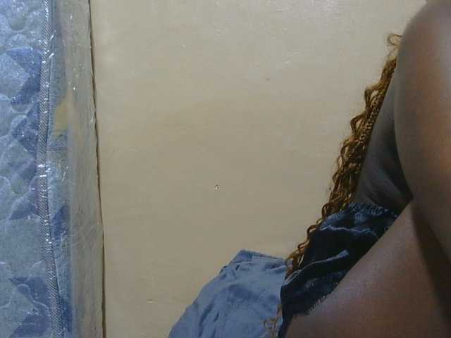 kishacali live cam on BongaCams
