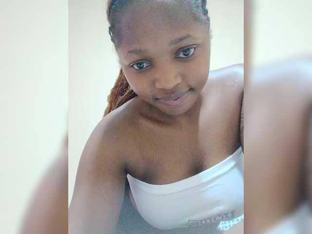kishacali live cam on BongaCams