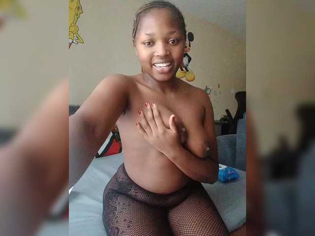 kishacali live cam on BongaCams