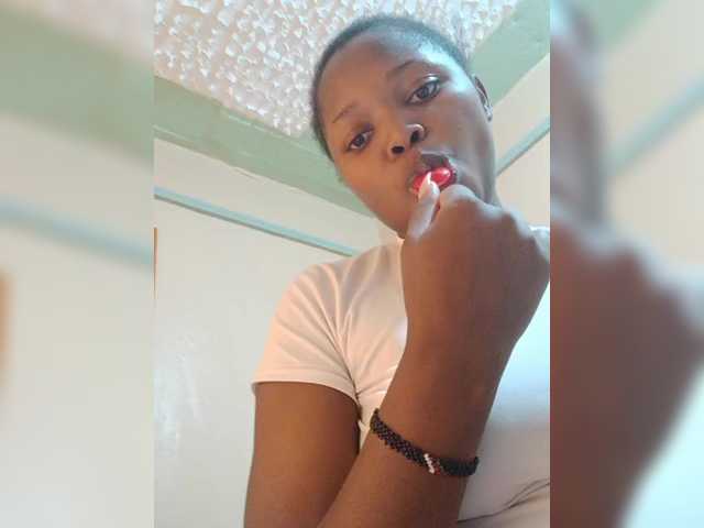 kishacali live cam on BongaCams