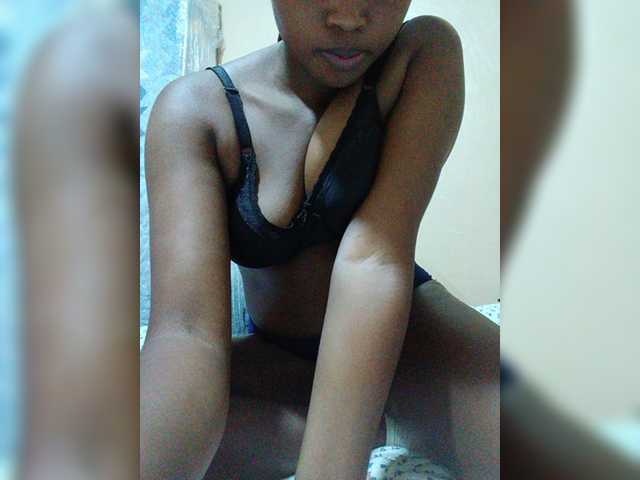 kishacali live cam on BongaCams