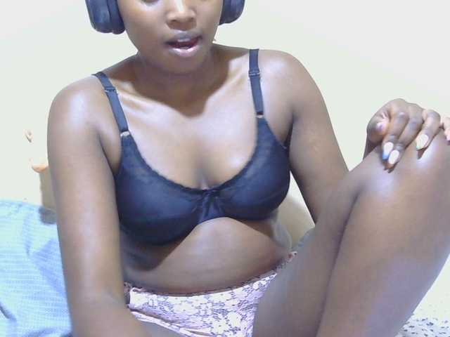 kishacali live cam on BongaCams
