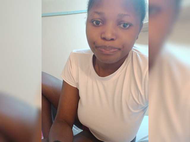 kishacali live cam on BongaCams