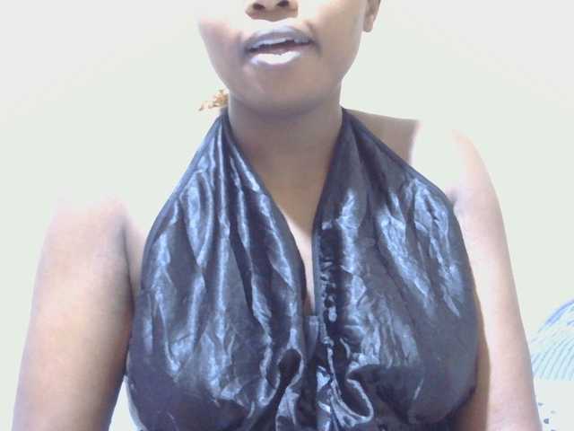 kishacali live cam on BongaCams
