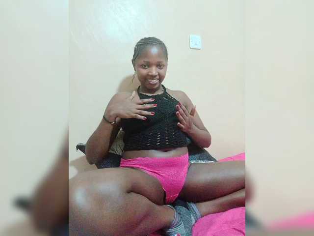 kishacali live cam on BongaCams