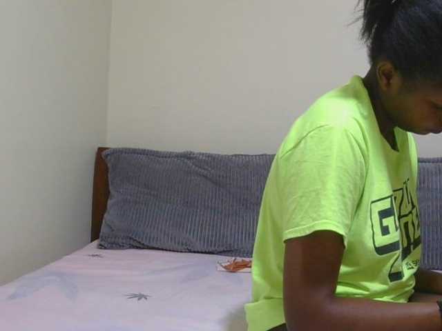 -arianapark- live cam on BongaCams