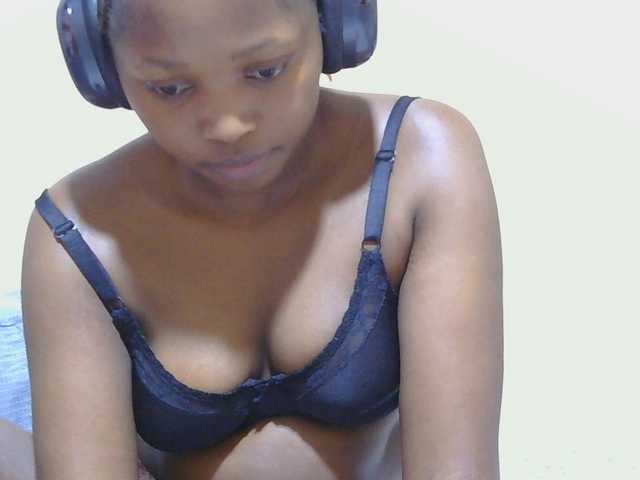 kishacali live cam on BongaCams