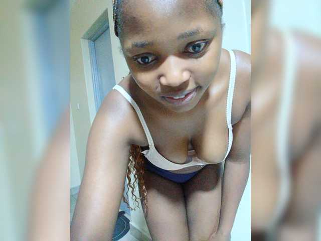 kishacali live cam on BongaCams