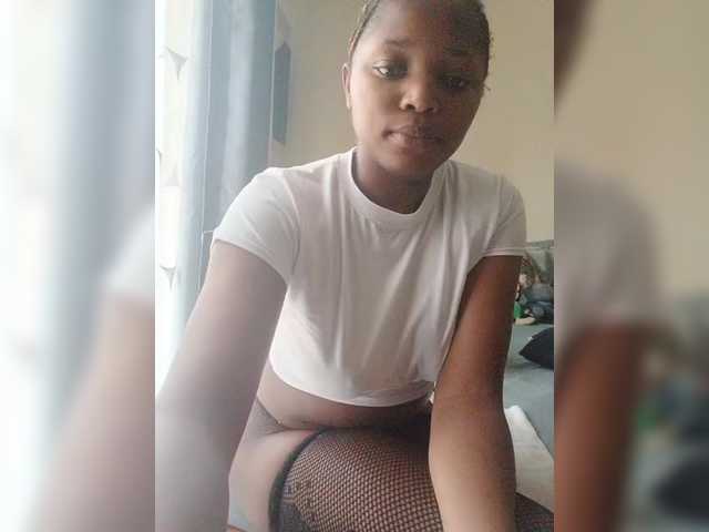 kishacali live cam on BongaCams