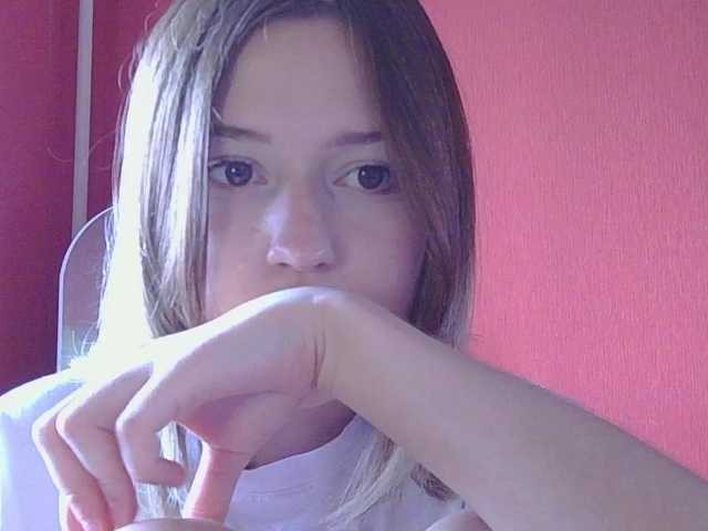 le modèle BelovedMary est en webcam porno dans un show sur le site bongacams, il possède les tags suivants: White/Caucasian,Blonde,Shaved