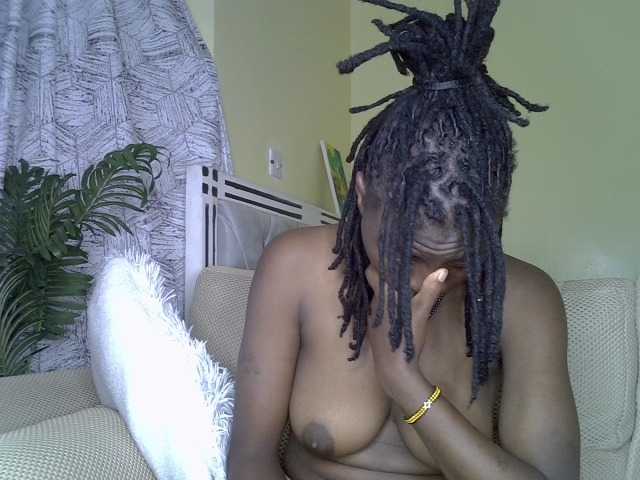 Blackdiva-11 live cam on BongaCams