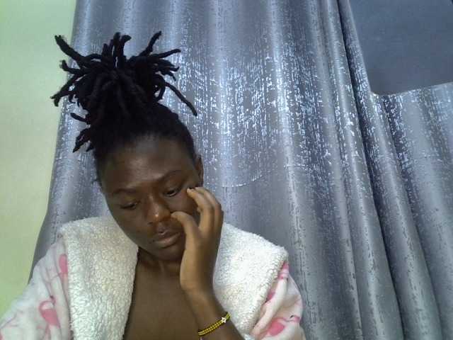 Blackdiva-11 live cam on BongaCams