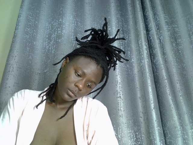 Blackdiva-11 live cam on BongaCams