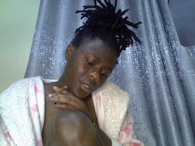 Blackdiva-11 live cam on BongaCams