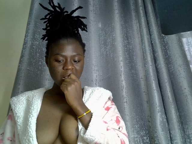 Blackdiva-11 live cam on BongaCams
