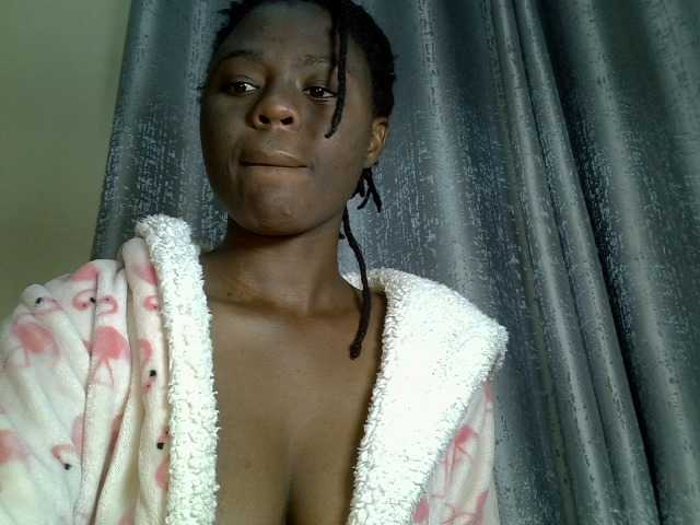 Blackdiva-11 live cam on BongaCams