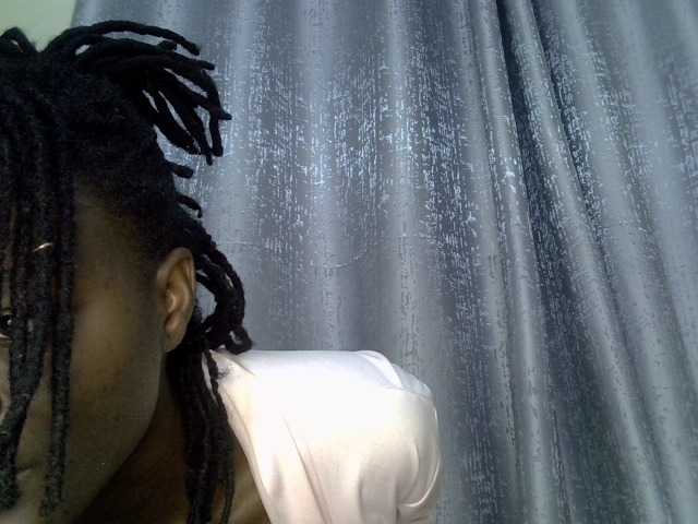 Blackdiva-11 live cam on BongaCams