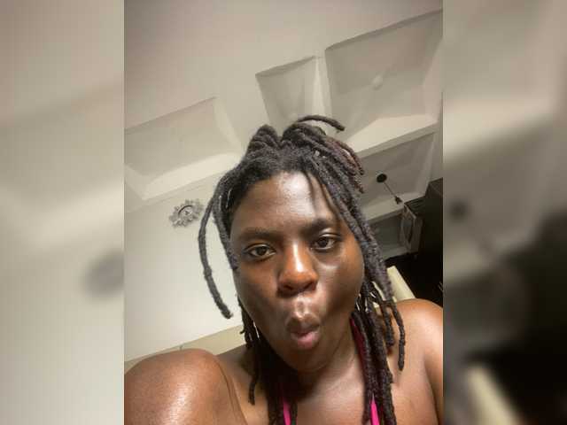 Blackdiva-11 live webcam show