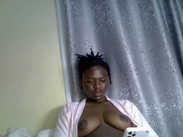 Blackdiva-11 Live Cam on BongaCams