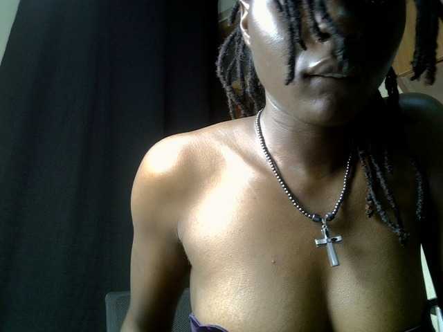 Blackdiva-11 live cam on BongaCams