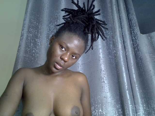 Blackdiva-11 live cam on BongaCams