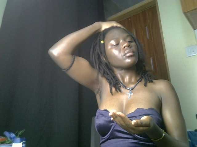 Blackdiva-11 live cam on BongaCams