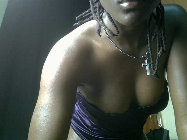Blackdiva-11 live cam on BongaCams