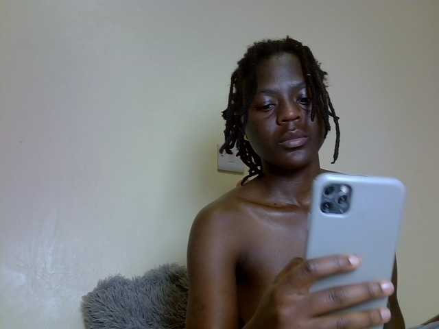 Blackdiva-11 live cam on BongaCams