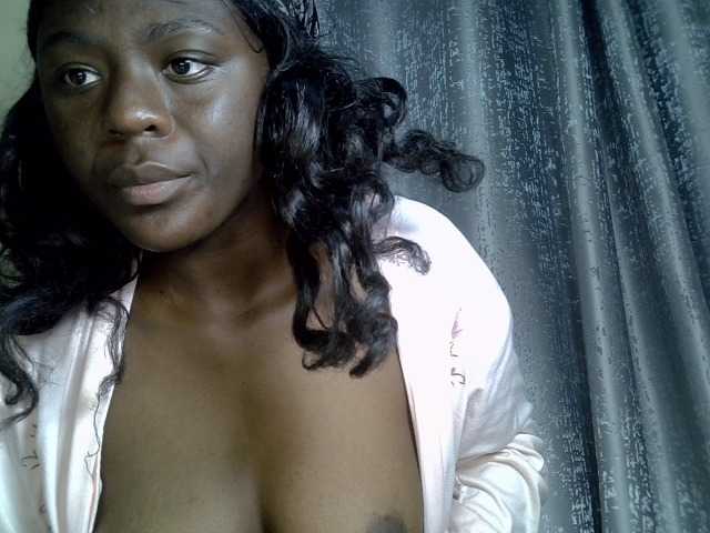 Blackdiva-11 live cam on BongaCams