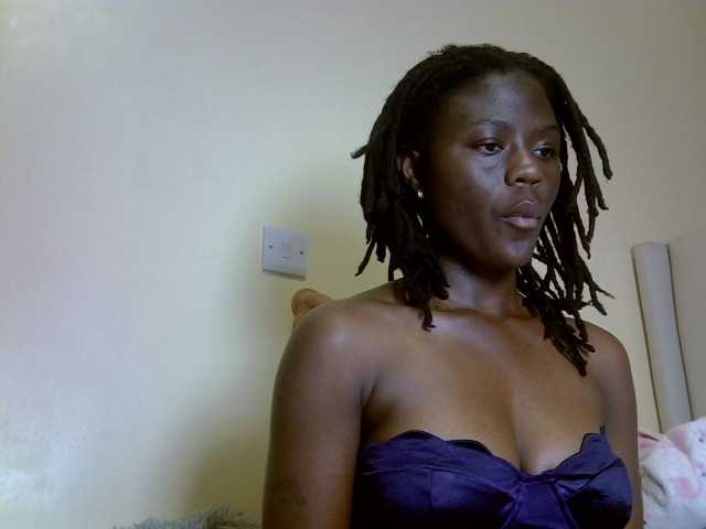 Blackdiva-11 live cam on BongaCams