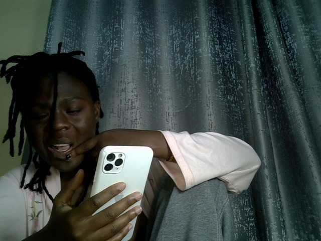 Blackdiva-11 live cam on BongaCams