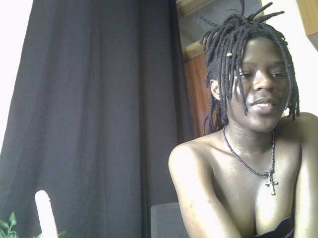 Blackdiva-11 live cam on BongaCams