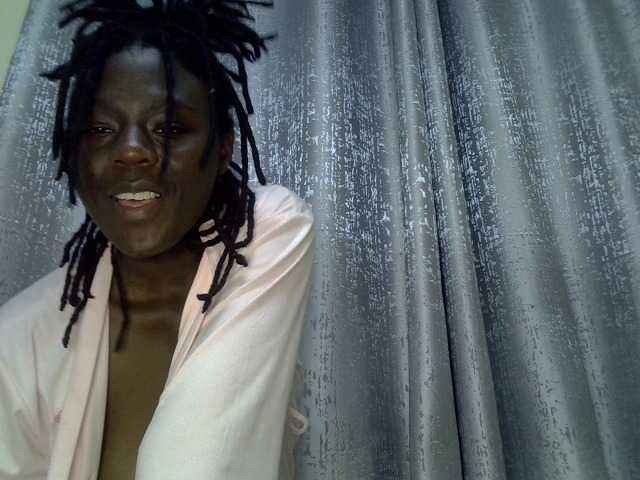 Blackdiva-11 live cam on BongaCams