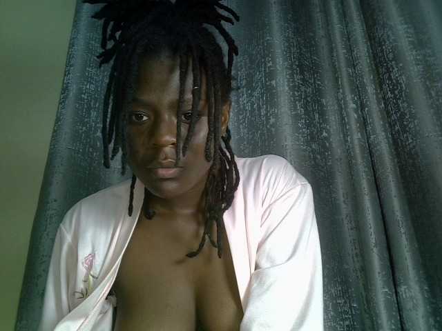 Blackdiva-11 live cam on BongaCams