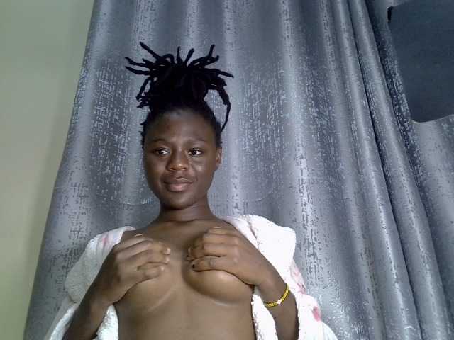 Blackdiva-11 live cam on BongaCams